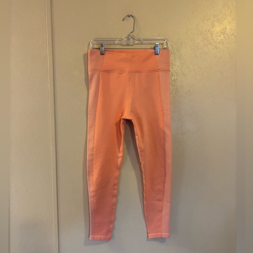 NWOT OFFLINE By Aerie Seamless High Waisted Two Tone Leggings sz L